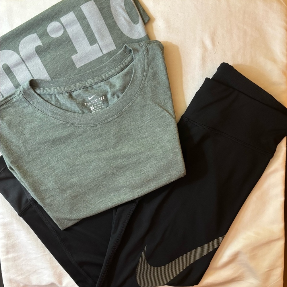 Nike Sage Green Short Sleeve Tee with Black Nike Leggings